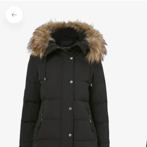 Hollies subway - Hej jag säljer min hollies jacka köpte förra vintern men har inte andvänt den så mycket därför säljer jag den' kan tänka mig att gå ner i pris vid snabbaffär 