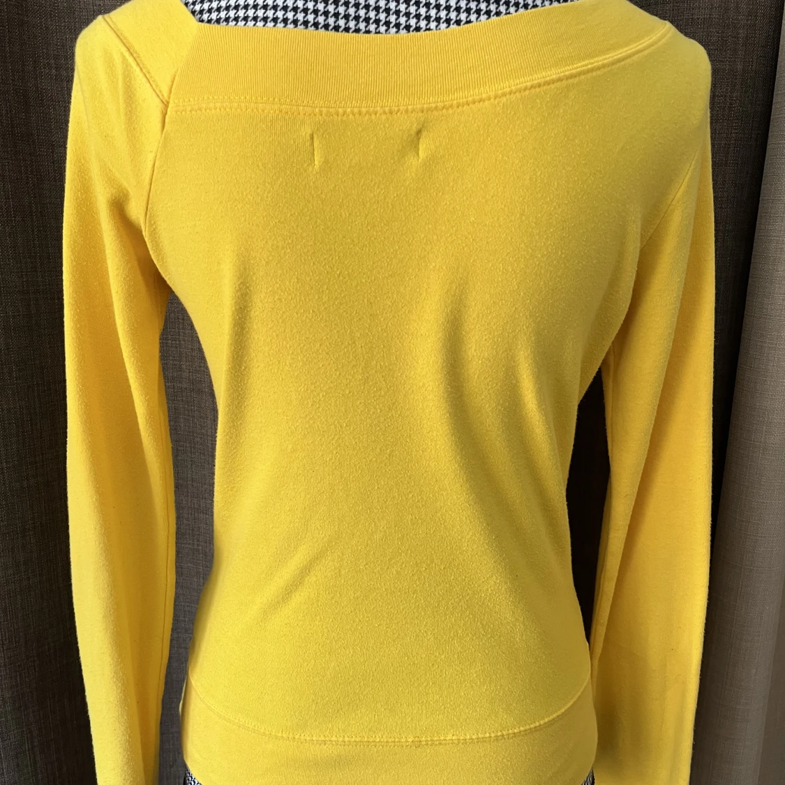 Gul tröja i stl.M topp Only - 90