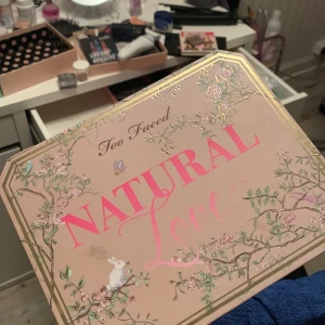 Too Faced ögonskugga - Endast två skuggor testade, annars oanvänd o bra skick 