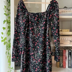 NLY Trend Blomklänning 38 - NLY Trend Blomklänning 38