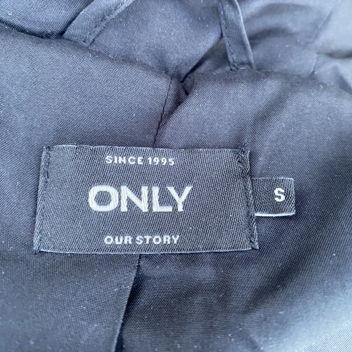 Svart pälsjacka - 91