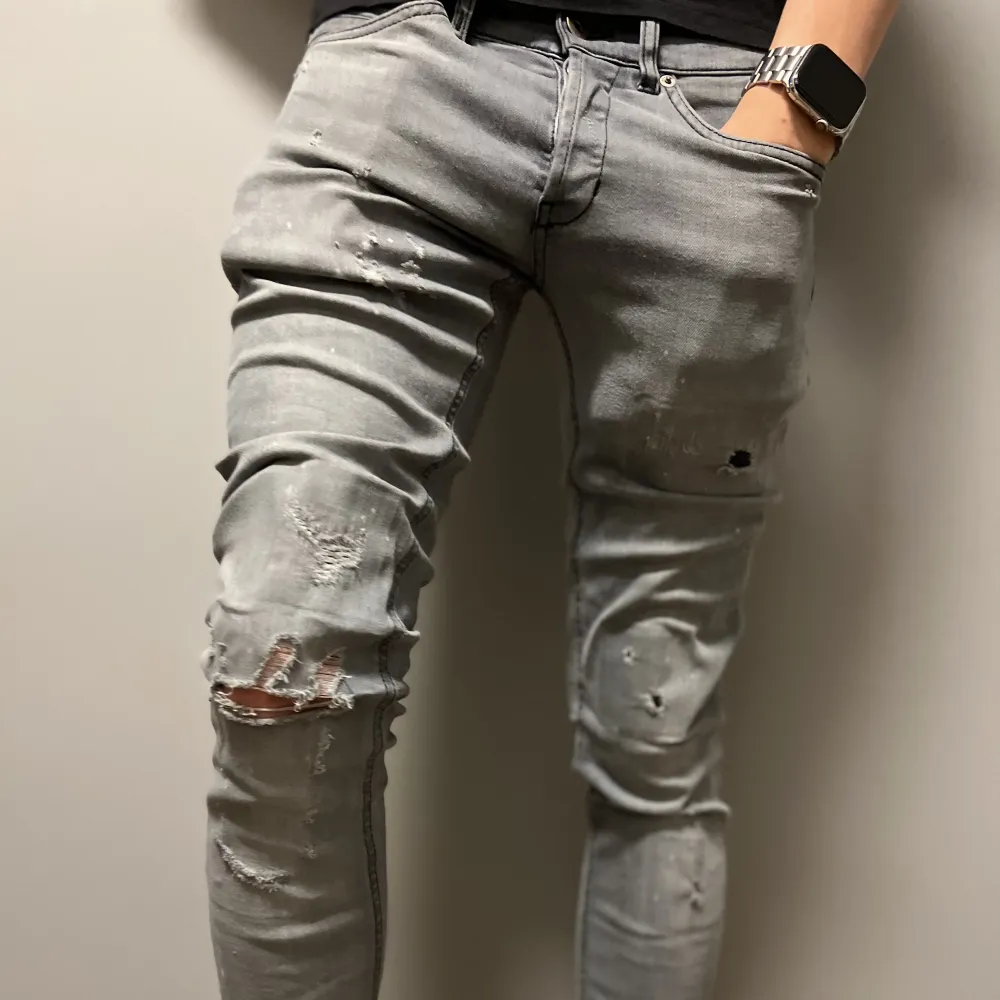 Dondup jeans i skinny fit. Strl 31, modellen heter george.. Jeans & Byxor.