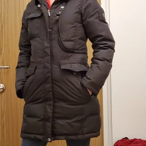 Hollies Livingo jacka 34 - Hollies Livingo stl 34 Sparamt använd. Inga fel eller brister. Pälsen tog jag av snabbt så den är ny. Nypris 5000 kr  Priset går att diskutera vid snabb affär.