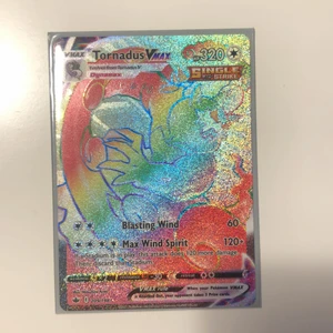 tornadus v max - säljer bara för 350 inkluderad frakt. Sjukaste skicket. Lucario sleeve ingår! Tar trades:)