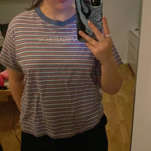 levi’s - säljer denna tröja som endast har provats, så den är i nyskick! lapp finns kvar, dock köpt på zalando så inget pris står. frakt 66kr