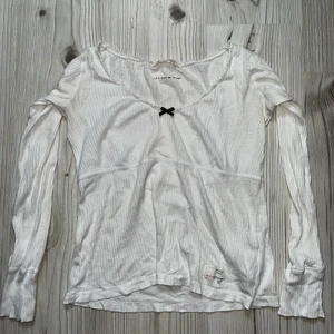 Odd Molly topp - Säljer min fina Odd Molly topp då den inte kommer till användning. Den är i fint skick trots att den använts en del.💕