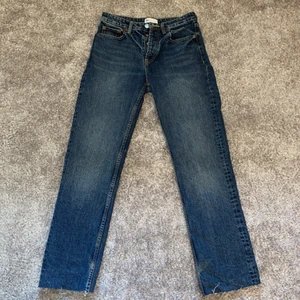 Lågmidjade jeans - Säljer mina zara jeans pga att dom är för stora för mig. Kontakta för fler bilder❤️