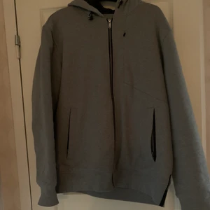 Moose Knuckles - Säljer min brors moose knuckles han har bara använt den 3 gånger, kan gå ner i pris vid snabb affär!