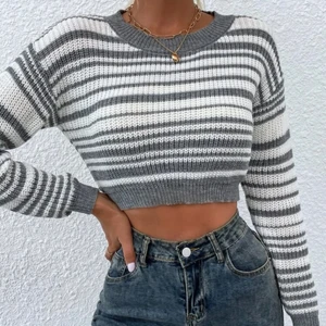 Stickad topp  - En jättefin helt oanvänd croppad stickad topp