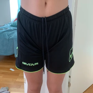Boxer shorts - Detta är ett år boxer shorts som är för killar. De är använda många gånger men är i gott skick. De är instorleken 2XS och de säljs för 50kr + frakt.