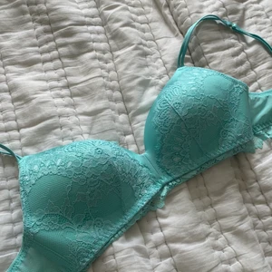 Bh - Bh ifrån hunkemöller som jag aldrig använt innan 34B ungefär 