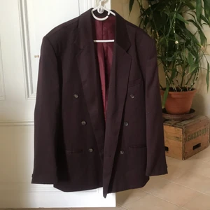 Oversized kavaj/blazer dam 38/40 - Herrkavaj vintage, passar snyggt oversized på 38/40 skulle jag säga. Har flera vintage kavajer 
