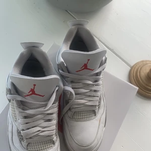 Jordan 4 - Säljer nu mina 4:or till ett bra pris. Är ni sugna bara att skicka uväg ett bud.
