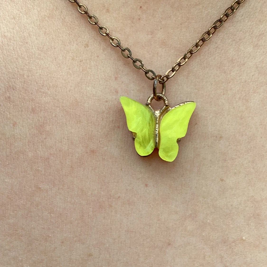 Halsband fjäril - 90