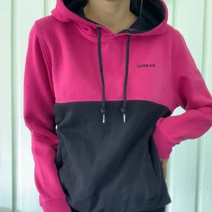 Svart och rosa hoodie - Från LaGear, strl 8