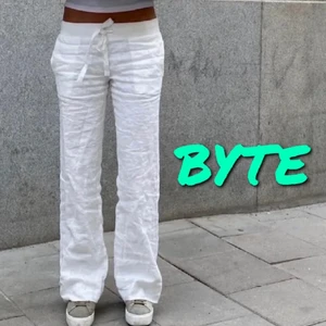 BYTE LOVA WIDERBERG LINNEBYXOR - Har dessa helt nya Lova Widerberg Linnebyxor i storlek S men skulle gärna vilja byta till XS, hör av er om ni har ett par i XS så byter vi!! 💗 SÄLJER FÖR 599+frakt eller bud från 600 då många är intresserade! 