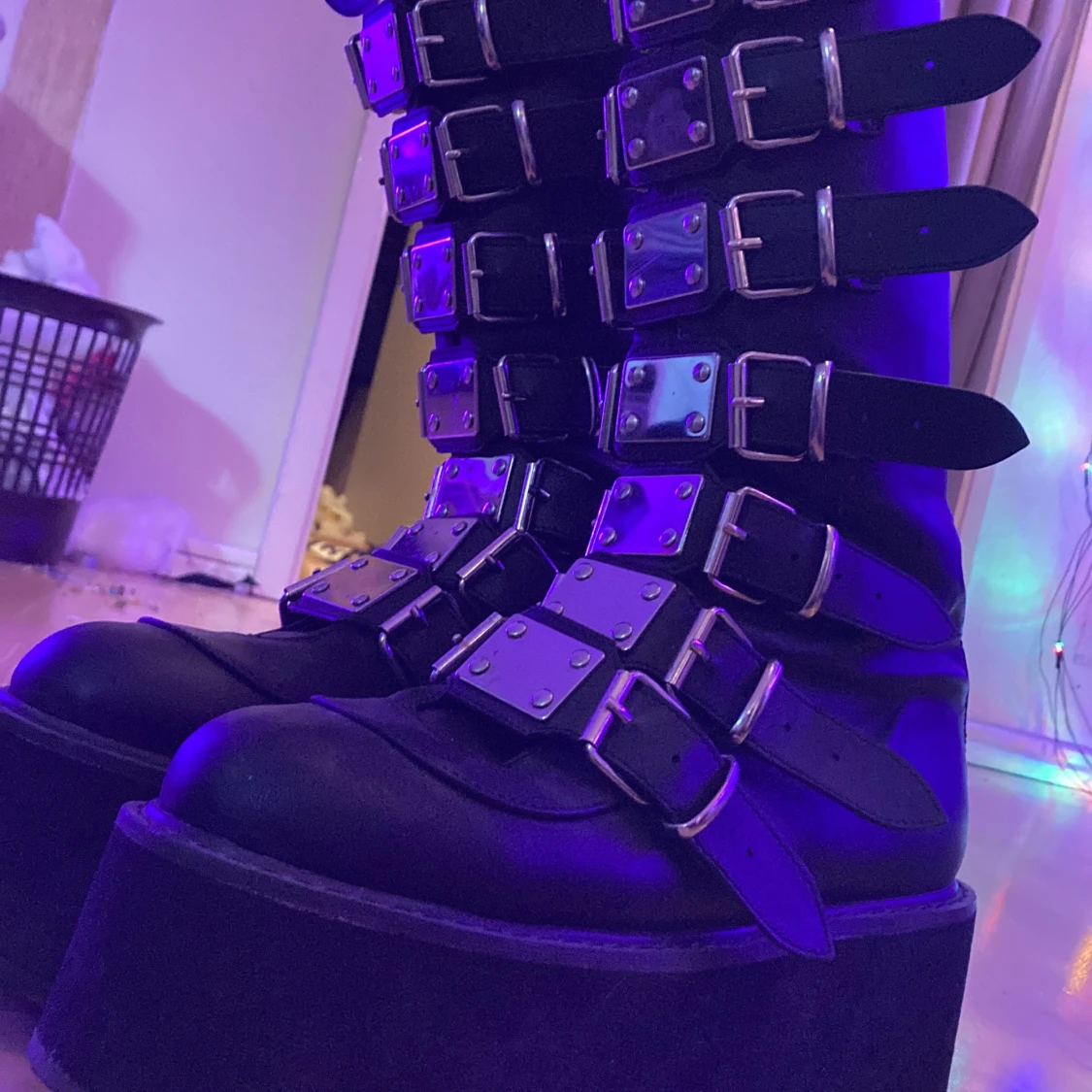 Demonias - från officiella hemsidan  - 91