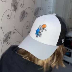 Keps  - Andvänd få tal gånger säljes då keps inte passar mig 