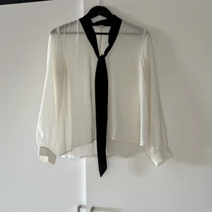 Vit Blus - Vit blus från H&M 