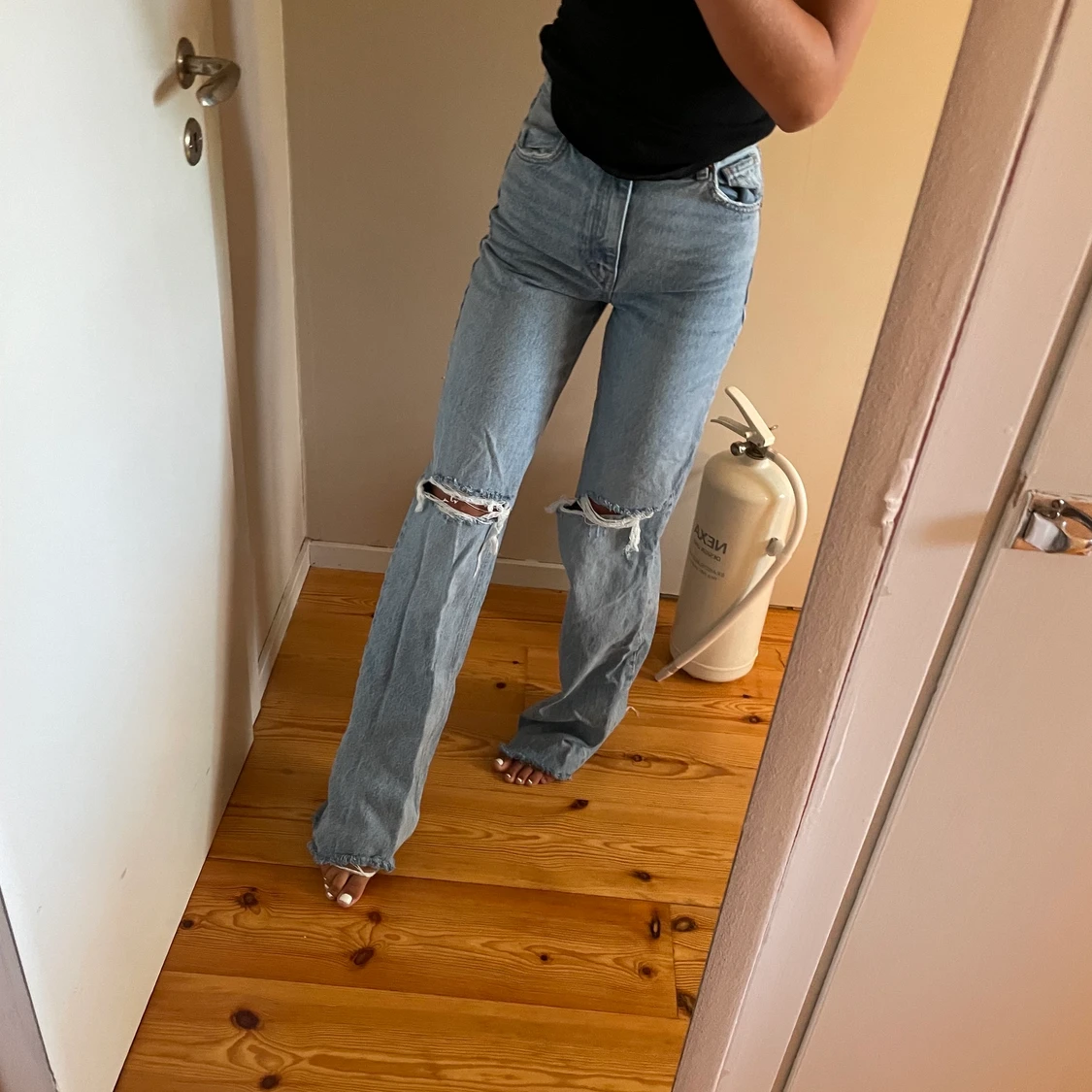 Blå jeans med hål - 90