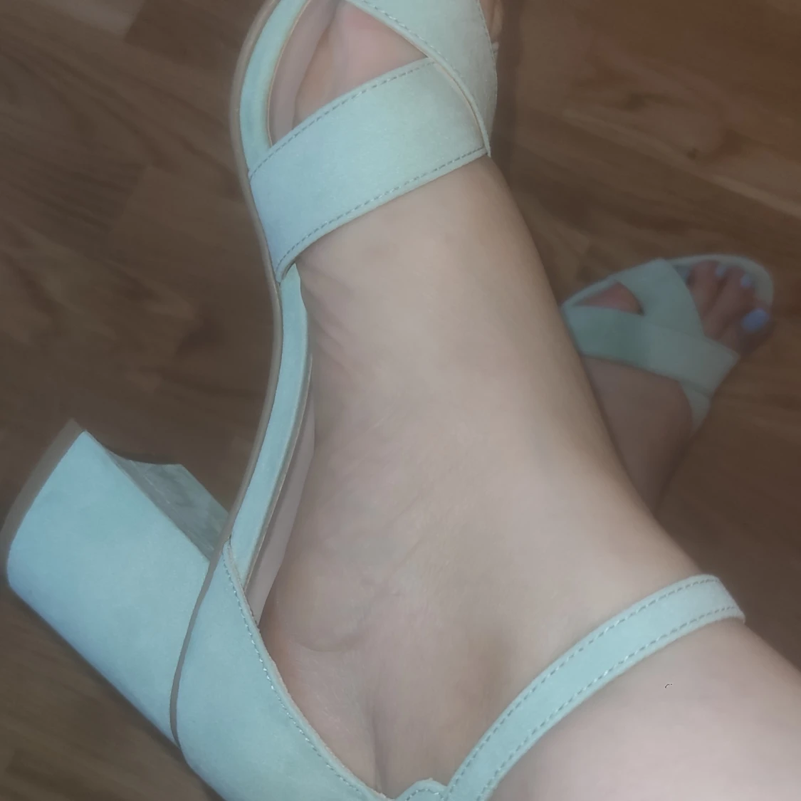 Klackskor 200 kr  - 90