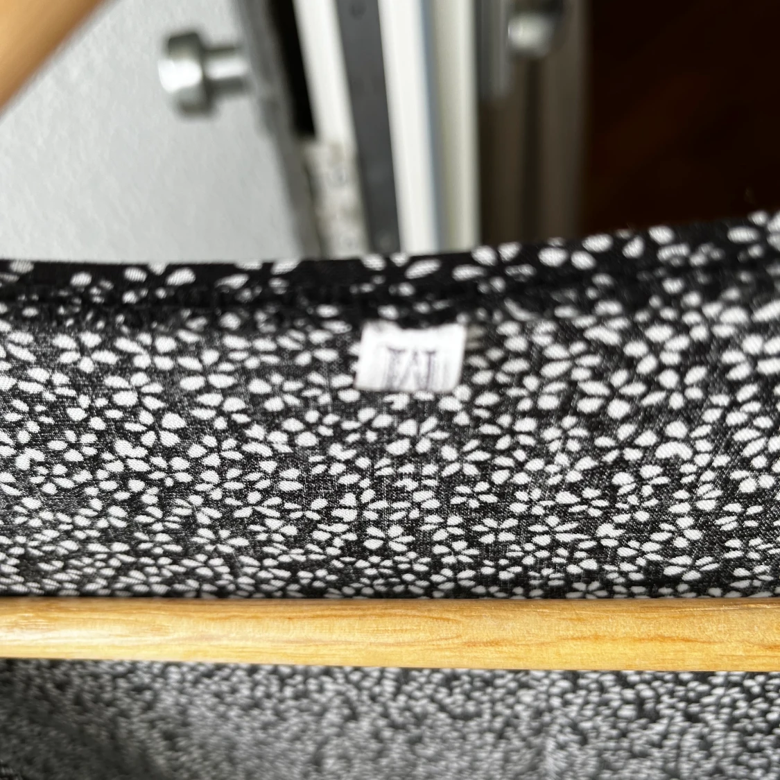 Småblommig omlottklänning - 91