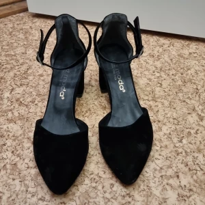 Snyggaskor - Sommarskor med liten klack använda en sommar