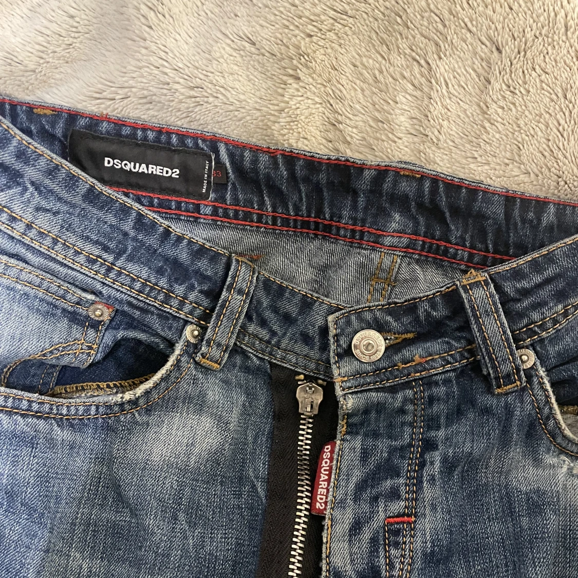 Äkta dsquared2 jeans  - 90
