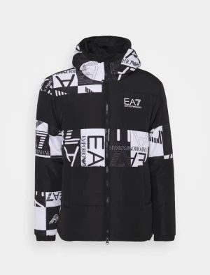 Armani Vinterjacka  - Armani jacka storlek m använd ett par veckor vid frågor skriv till mig  storlek m 