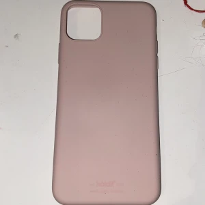 Iphone skal  - Iphone 11 PRO max skal, köpte den till min syster men hon har aldrig använt den. För mer bilder så är det bara att skriva💕