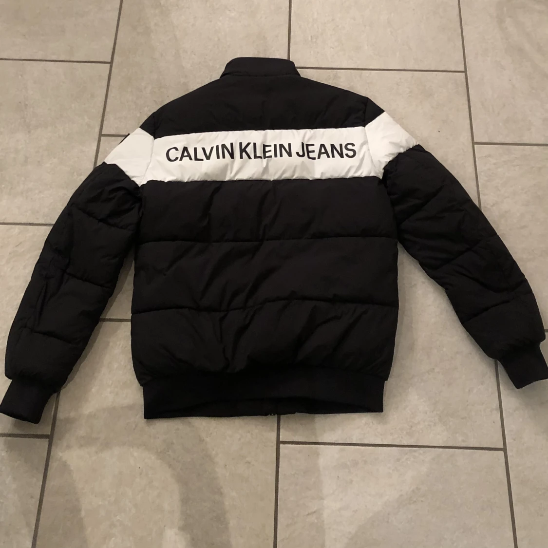 Calvin Klein vinterjacka  - 90