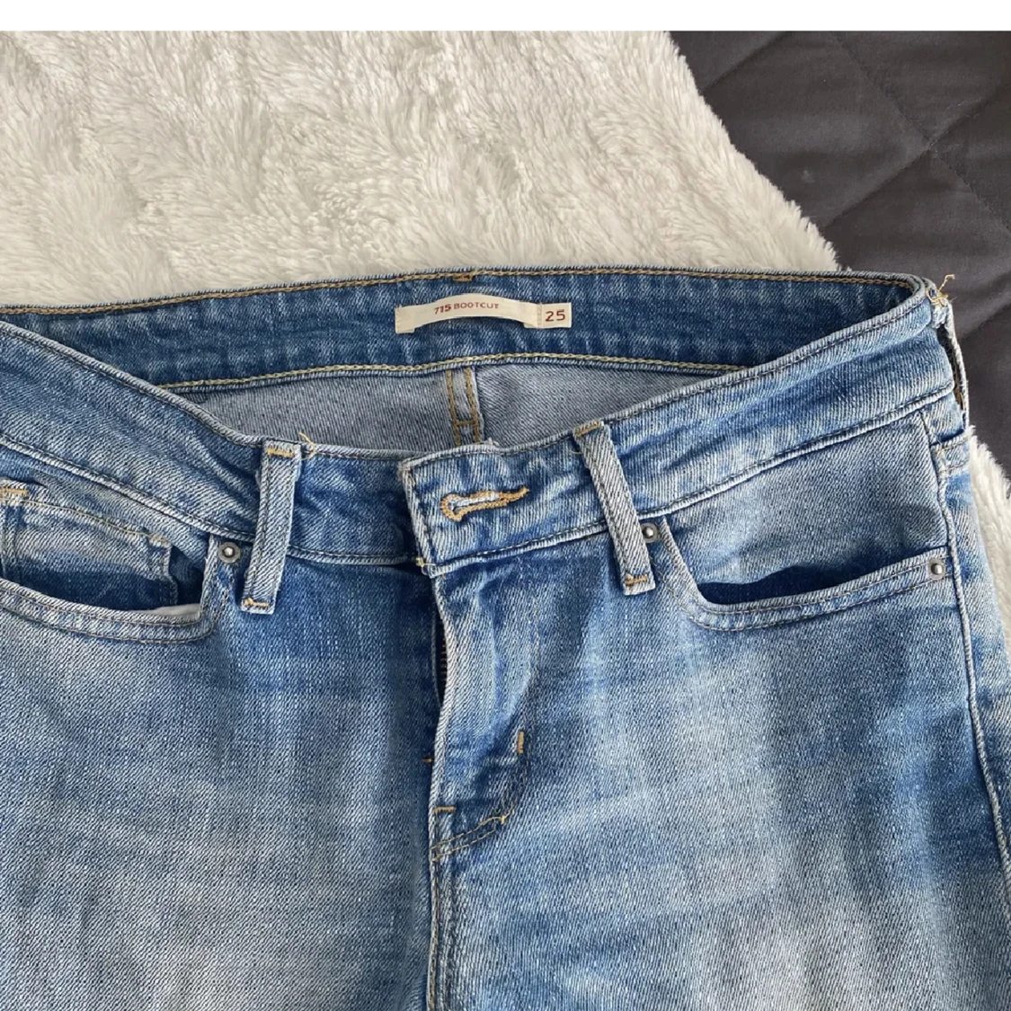 Levis bootcut jeans 