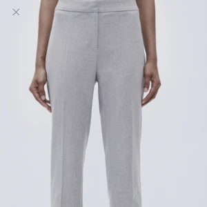 Kostymbyxor zara - Säljer dessa från zara då dom inte passa! Helt nya med prislapp på💕Slutsålda på hemsidan!!