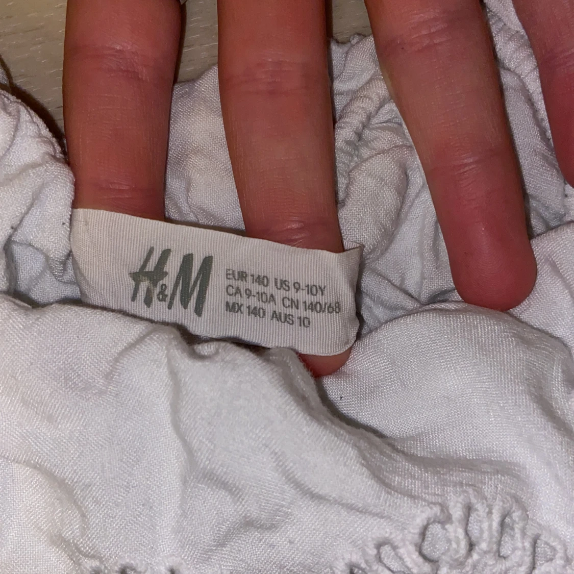 Säljer! Vit tröja  - 90