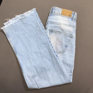 Byxor  - Jätte fina byxor från lager 157. Storlek XS. Köparen står för frakten men kan även mötas up i Nyköping. Skriv för mer information eller bilder! 💕