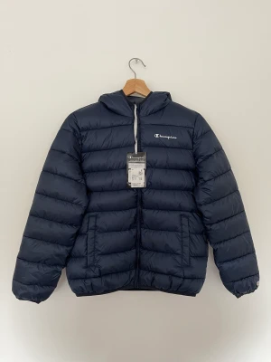 Champions jacka  - Champion jacka helt ny. 