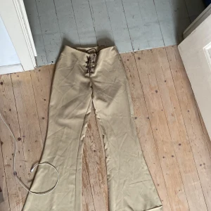 Kostymbyxor  - Retro kostymbyxor med snygg snörning❤️