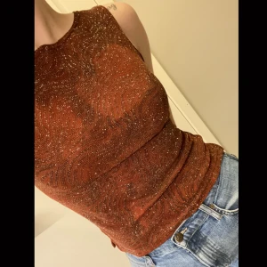 Topp från Lindex  - Lägger ut denna igen fast med en bild på hur den ser ut på! Superfin färg och passform☺️