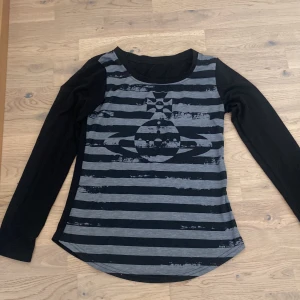 Y2K grunge shirt - Condition: New