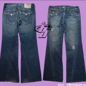 true religion jeans - True Religion jeans #803  size on tag, 30/33  Ytterben, 100cm  Innerben, 78cm  midja (rakt över), 43cm  (modell 180cm)