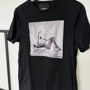 Limitato T-shirt - Strlk S. Inget slitage 9/10. Köpt från farfetch. 