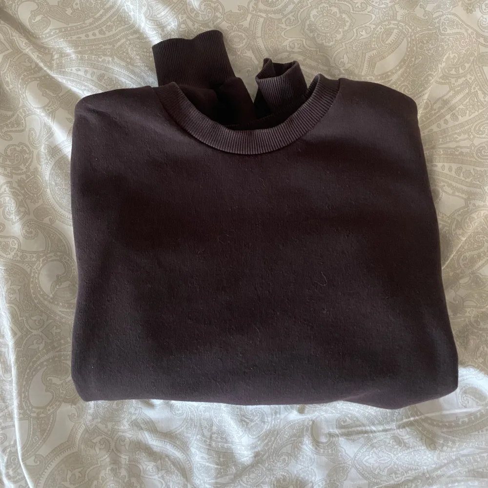 Fin sweatshirt från Gina🤎Knappt använd! Köpare står för frakten!. Tröjor & Koftor.