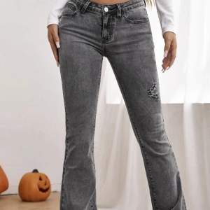 Lågmidjade jeans från shein i storlek M (38), 120kr + frakt 🫶🏼