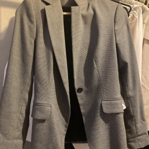 Kavaj  - Mycket fin kavaj i bra skick från Zara