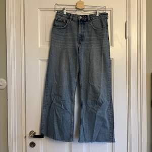 Jeans från Cheap Monday i storlek 36