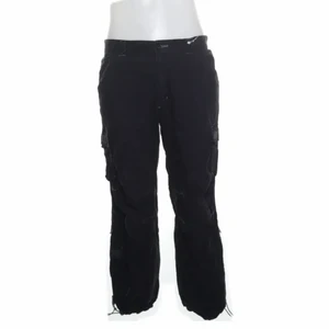 Cargo Pants, Angelo Muroni - Svarta Angelo Muroni cargo byxor köpta på Sellpy. Dem var för stora för mig så därför säljer jag dem nu.