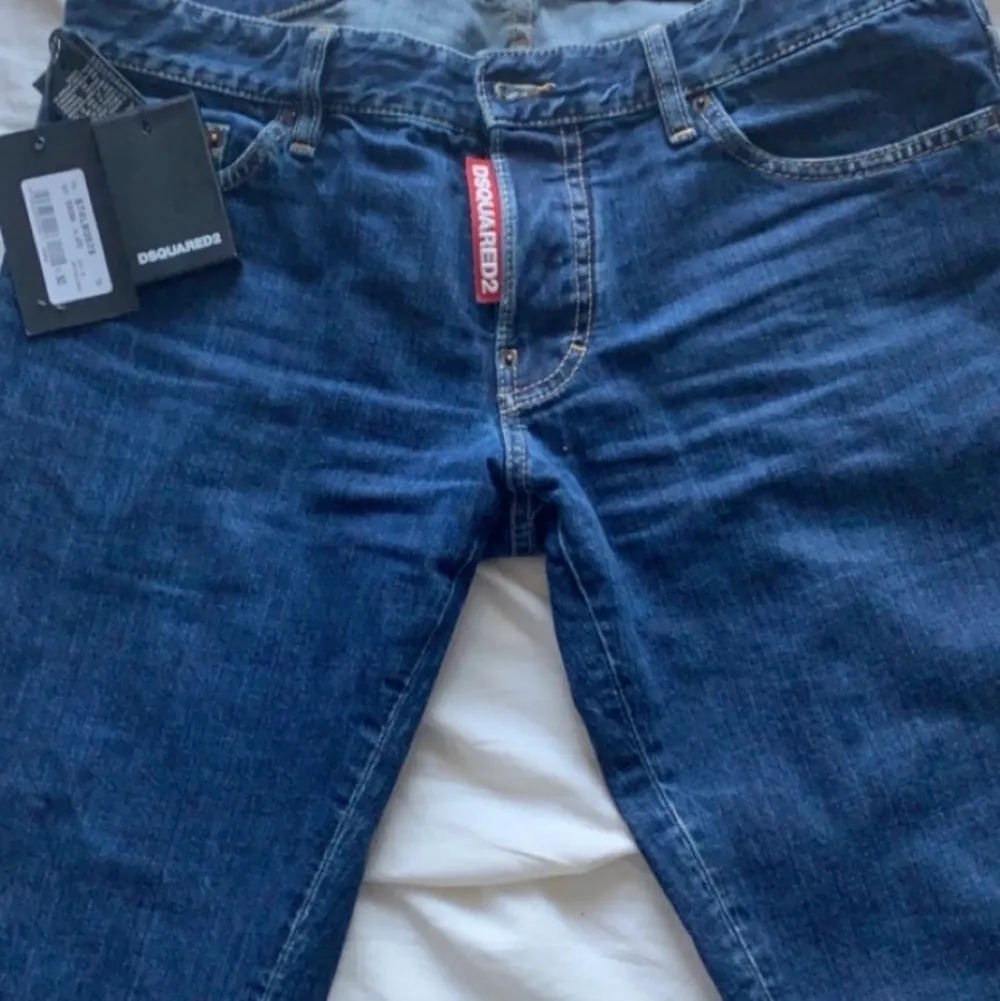 Säljer mina ds2 jeans för dom är för små och vill absolut inte ha kvar dom. Vid snabb affär kan jag sälja dom billigare . Jeans & Byxor.