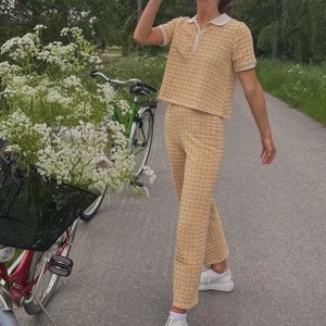 Magiskt 70s-set - Magiskt set från Zara i Twiggy-anda som passar perfekt till kommande sommarkvällar💛 Passar XS/S. Sparsamt använd. Frakt tillkommer. Hör av er vid frågor☺️💛 