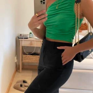 Grön topp - Fin grön topp i storlek S. Helt oanvänd 💚💚💚