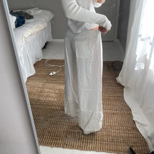 Linnebyxor  - Säljer dessa underbara byxor( DETTA ÄR INTE LINNEBYXORNA JAG KOMMER SÄLJA INOM KORT, info om dem på Instagram)💓💓💓 postar spårbart 51kr. När du vunnit budgivningen så skickar du namn, adress, postnummer, stad, mejladress och telefonnummer. .!!! Mina mått står i profilen!!!